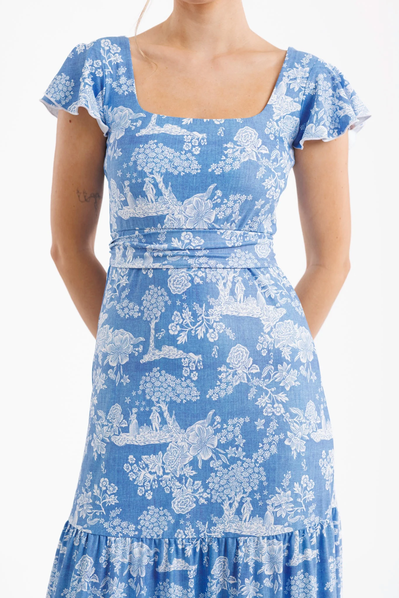 Isabella Dress in French Countryside - Image 13