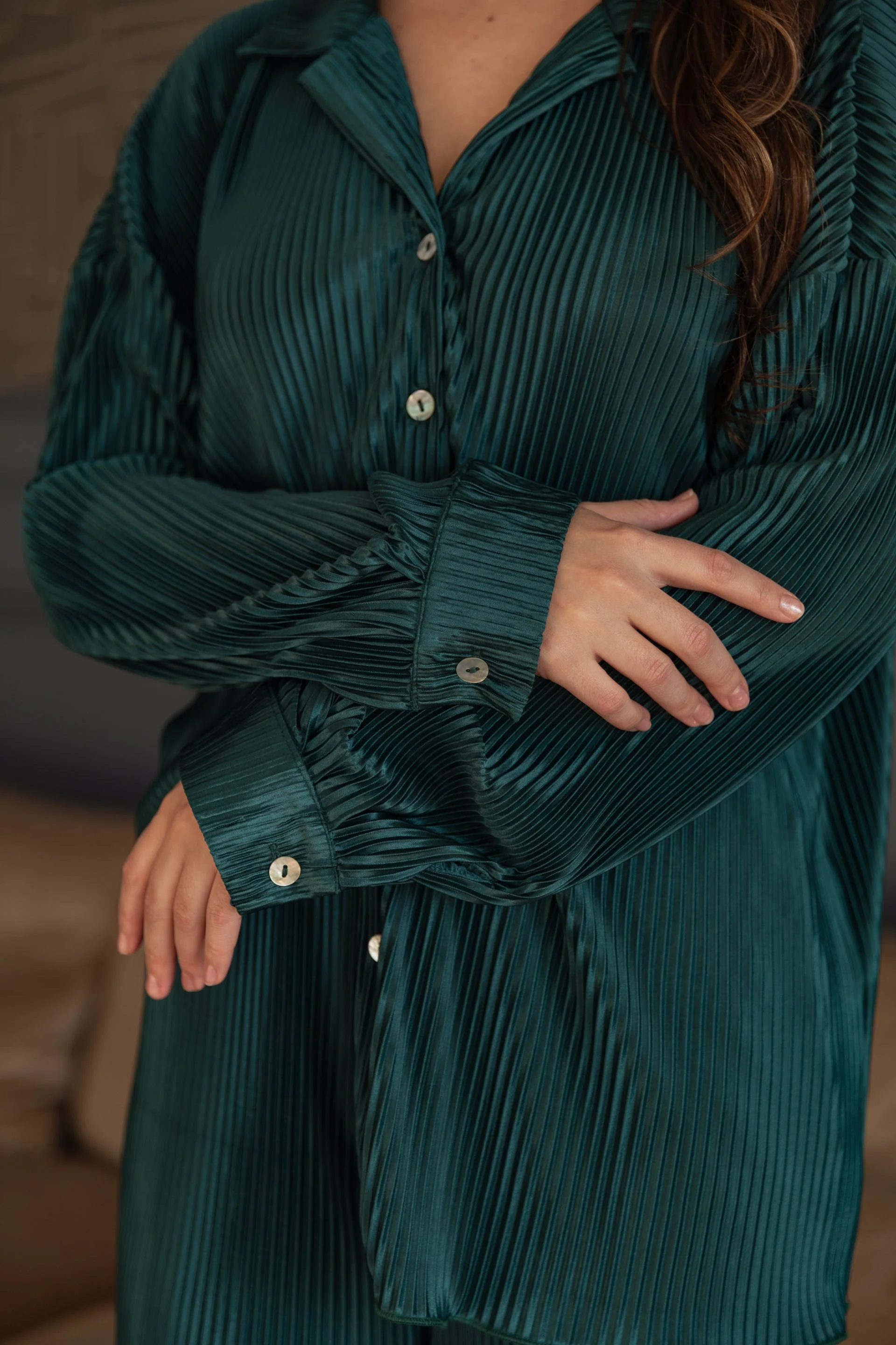 Waverles Pleated Pant Set in Evergreen - Image 7