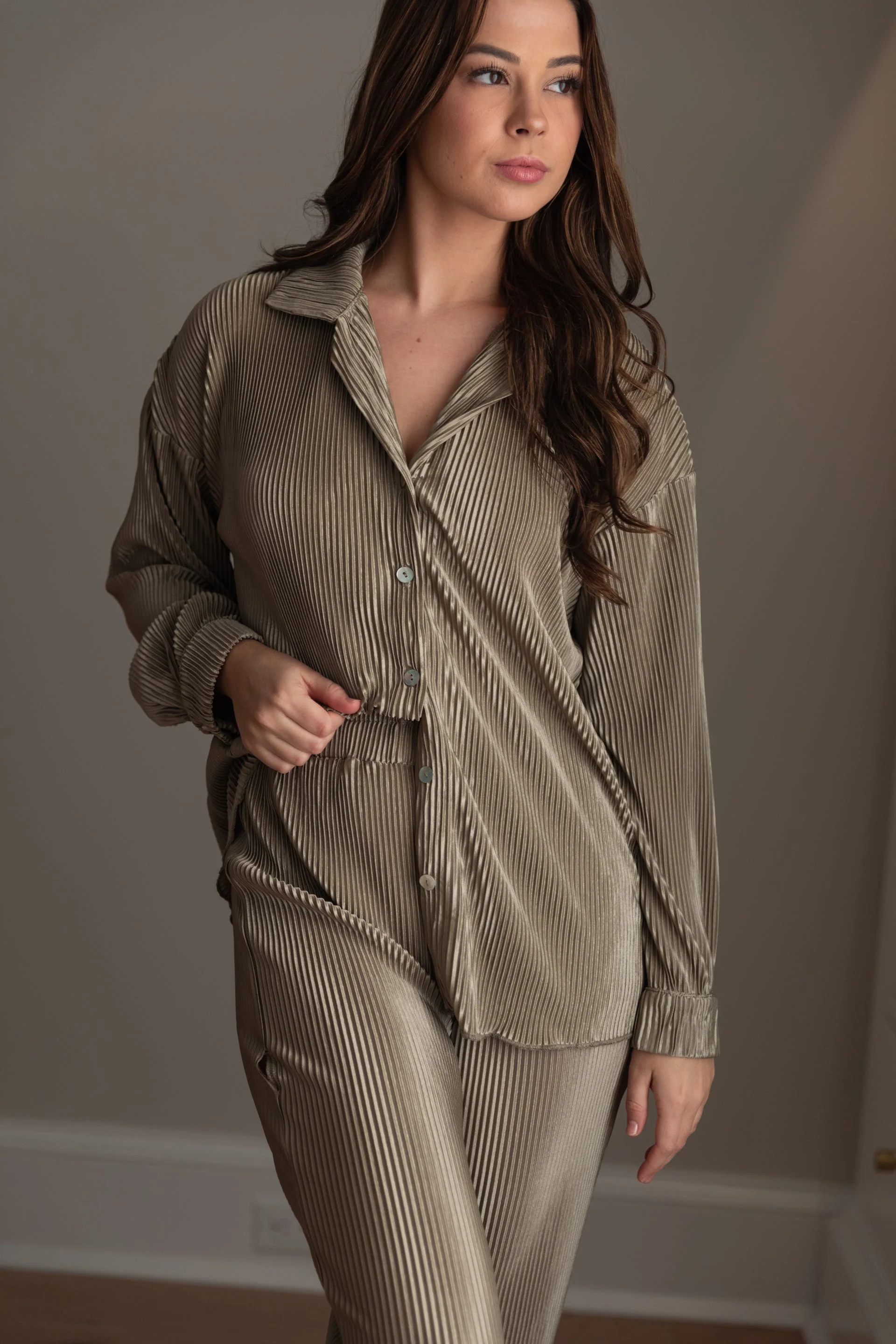 Waverles Pleated Pant Set in Sage - Image 5