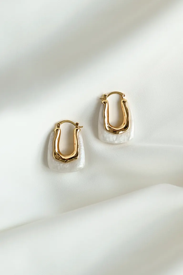 Rana Gold Resin Earring - Image 2