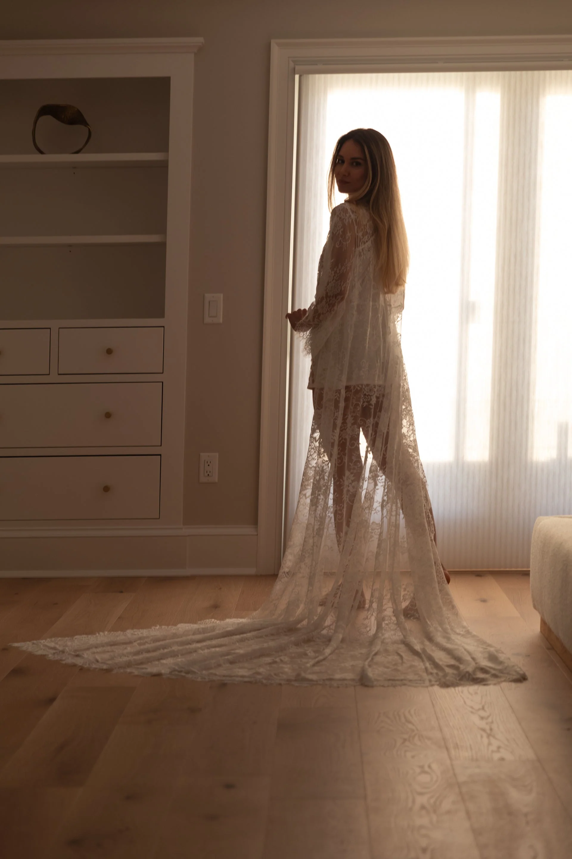 Waverles Celine Bridal Lace Train Robe - Image 5
